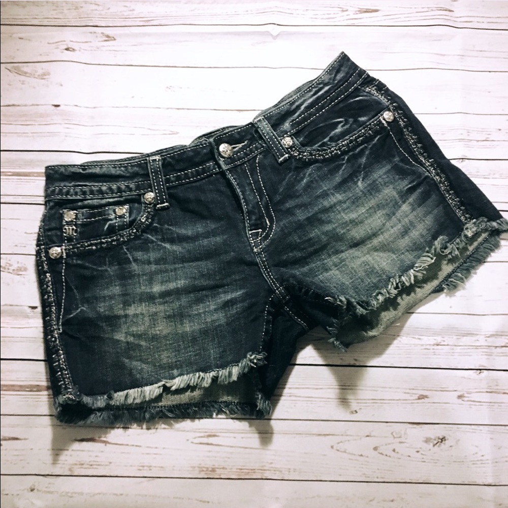 Miss Me Button Flap Pocket Cut off Short JS5660H4